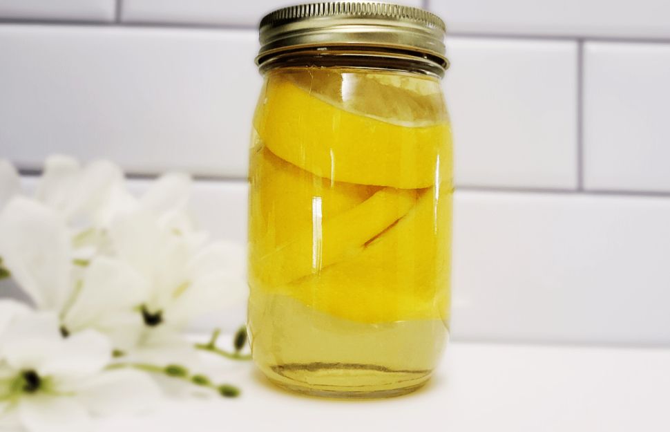 Natural lemon vinegar cleaner