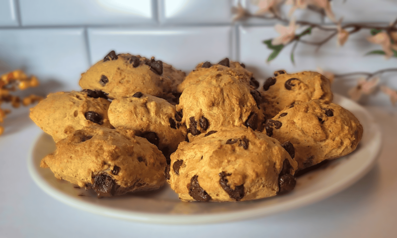 Air fryer sourdough discard pumpkin chocolate chip cookies