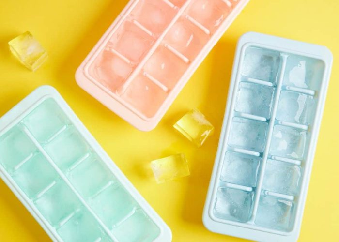 vinegar in ice cube trays