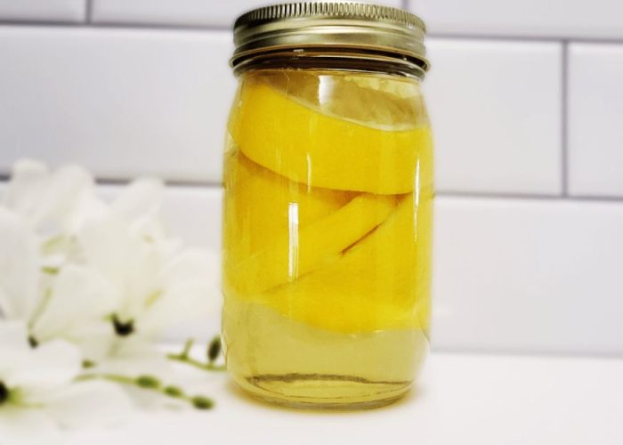 Natural lemon vinegar cleaner